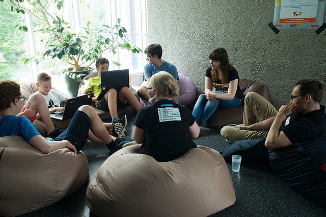 Gemütliches Setting für ein Brainstorming an der Uni Ulm